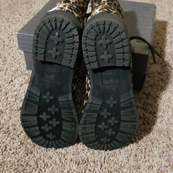 Leopard print boots - Picture 3 of 8